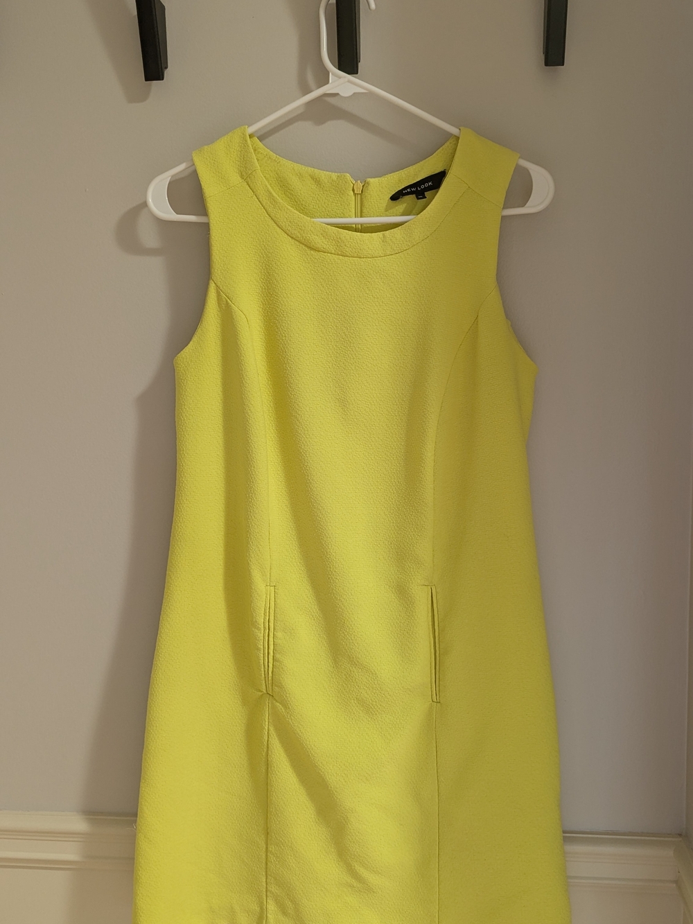New Look Sleeveless Shift Mini Dress in Yellow